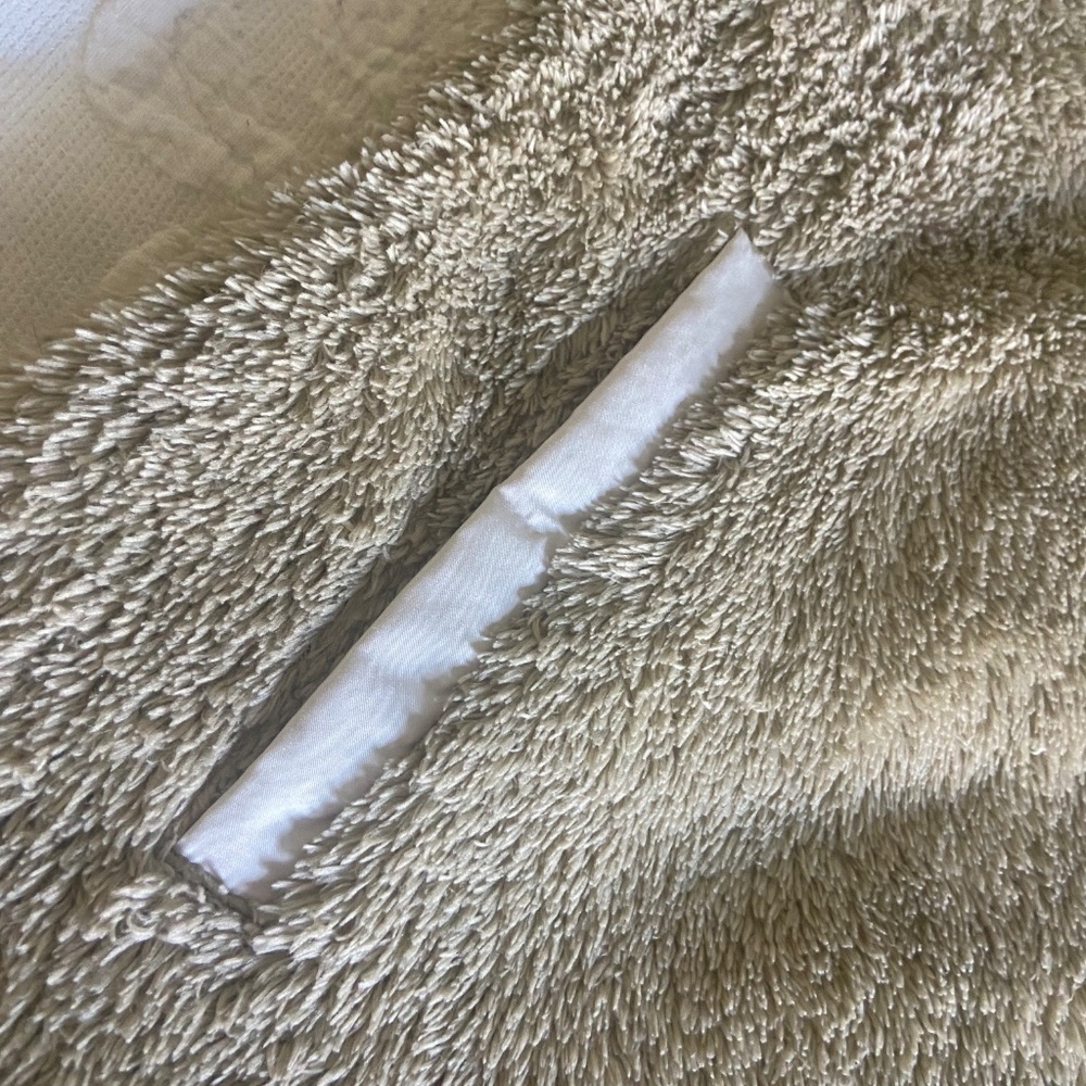 Patagonia Teddy Zip Vest - Picture 2 of 6